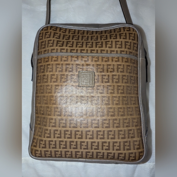 Fendi Zucchino Cross Body Shoulder Bag Brown RARE EUC with COA - Picture 3 of 16